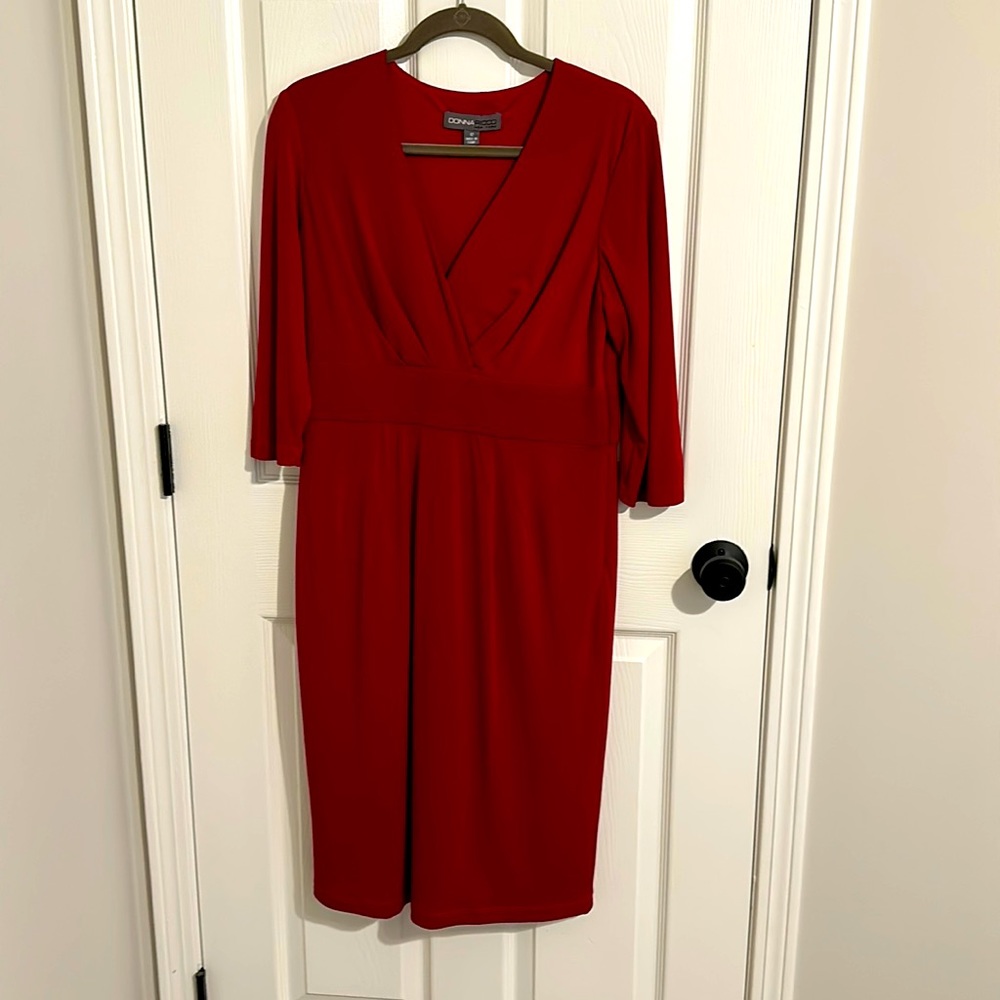 Donna Ricco red 3/4 sleeve dress